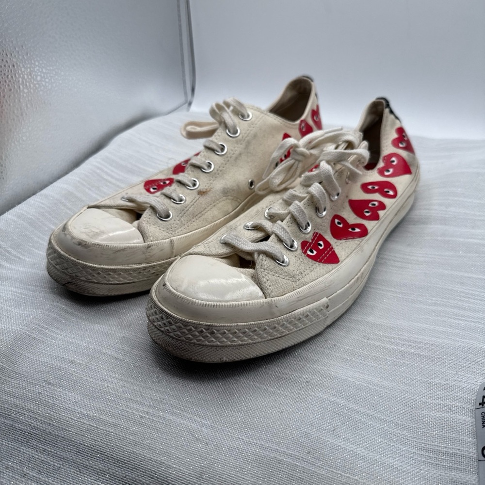 SALE | Comme des Garçons PLAY x Converse Chuck Taylor All Star Hearts 10 - Picture 2 of 7